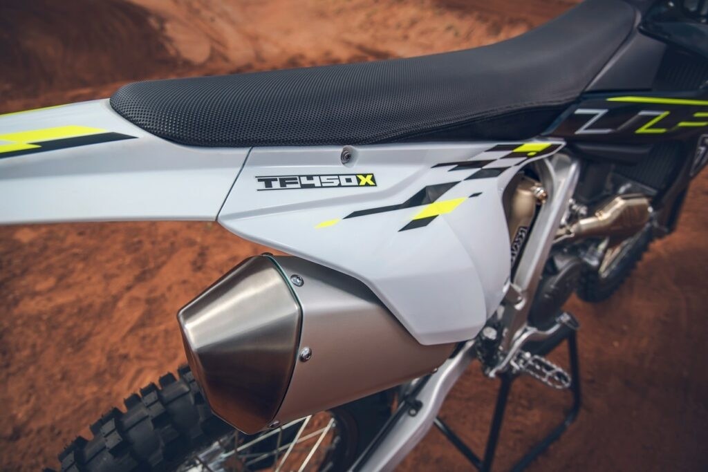 Triumph TF 450-X 2026: prospettiva MXGP